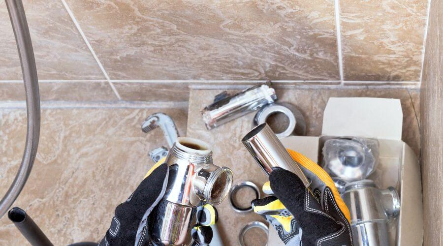 Professional gutter cleaning in Aurora, NE